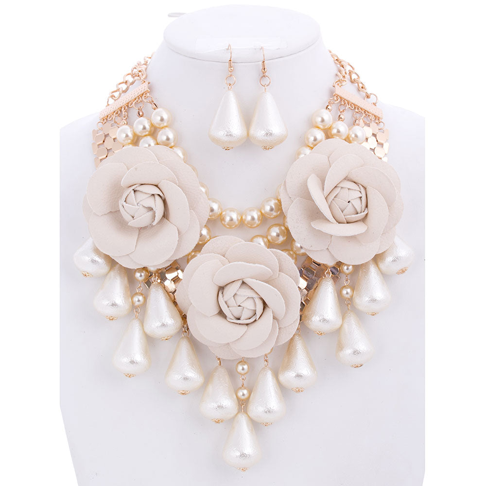 Beautiful Rose Pearl Bib Necklace