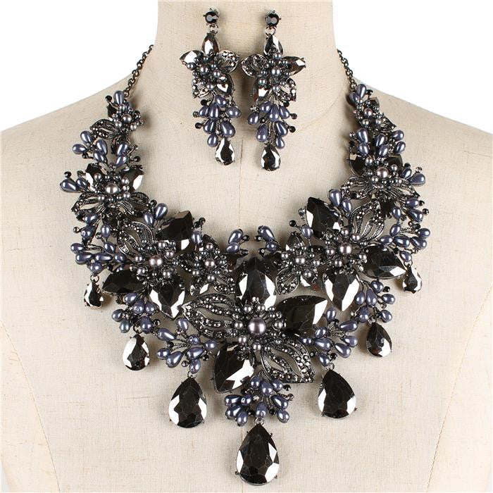 Beautiful Hematite Crystal Flower Necklace "High End"