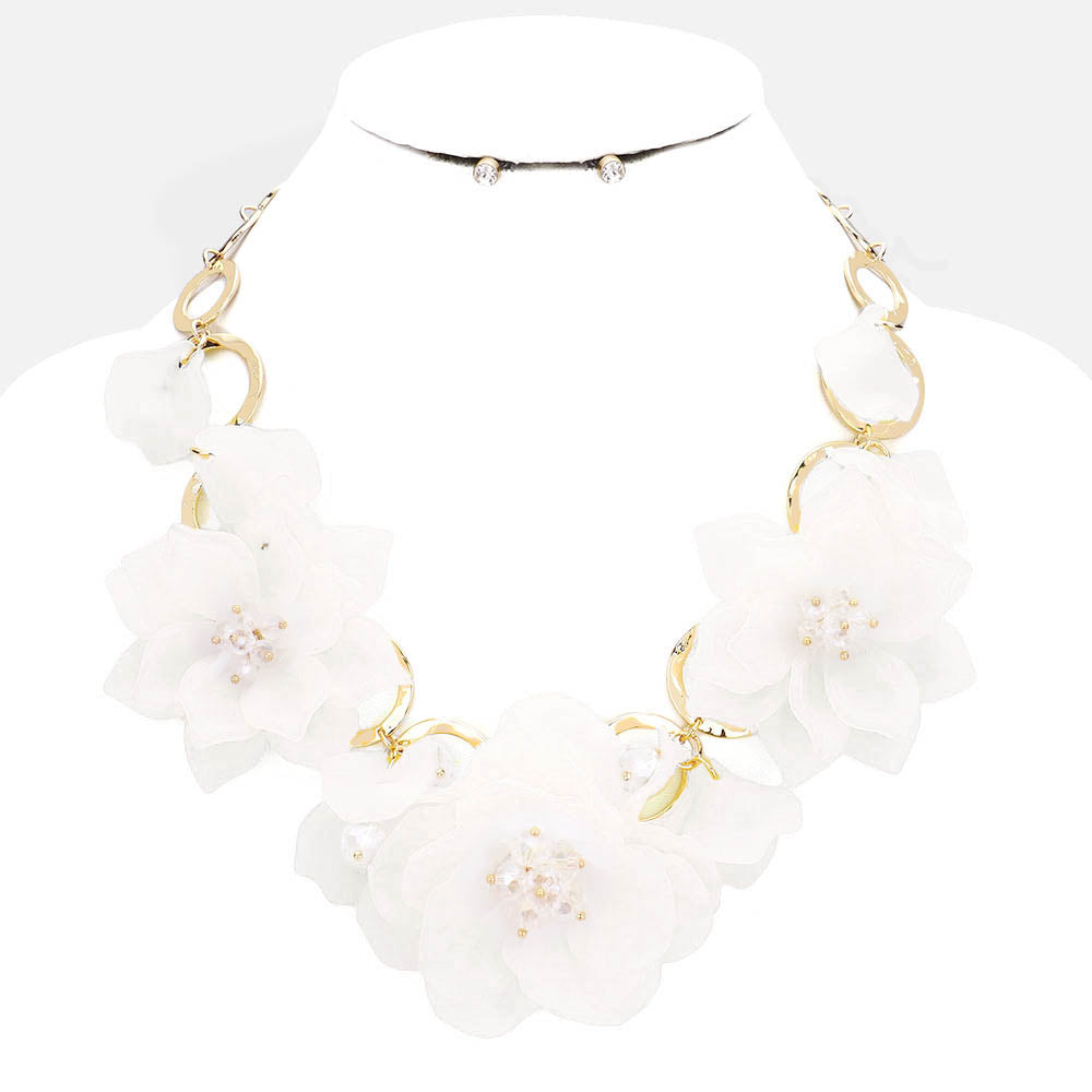 Beautiful Triple White Rose Statement Necklace for LINKS, New 2019