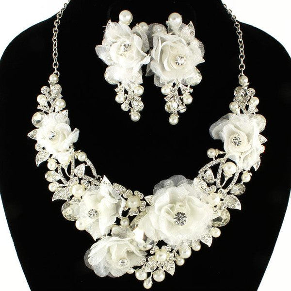 Exclusive High End White Rose Crystal Necklace Set
