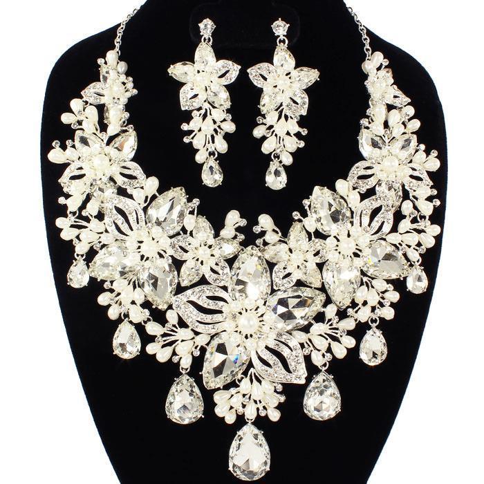 Beautiful Crystal Pearl Nexklace & Earrings