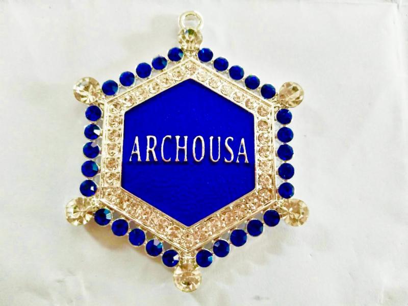 Beautiful ARCHOUSA Crystal Pendant Necklace